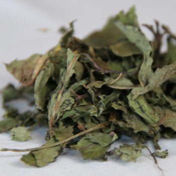 Whole peppermint leaf tea